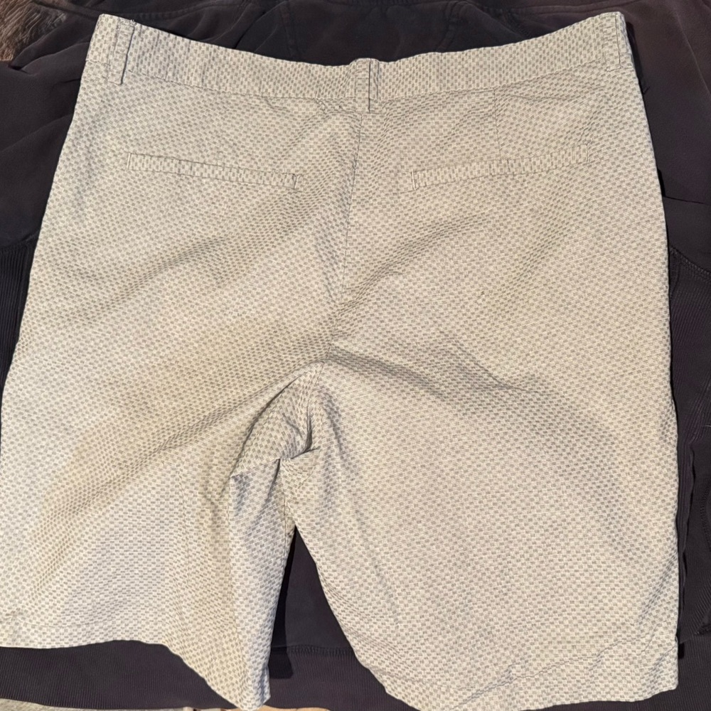 Alfani Men's Light Gray Patterned Shorts